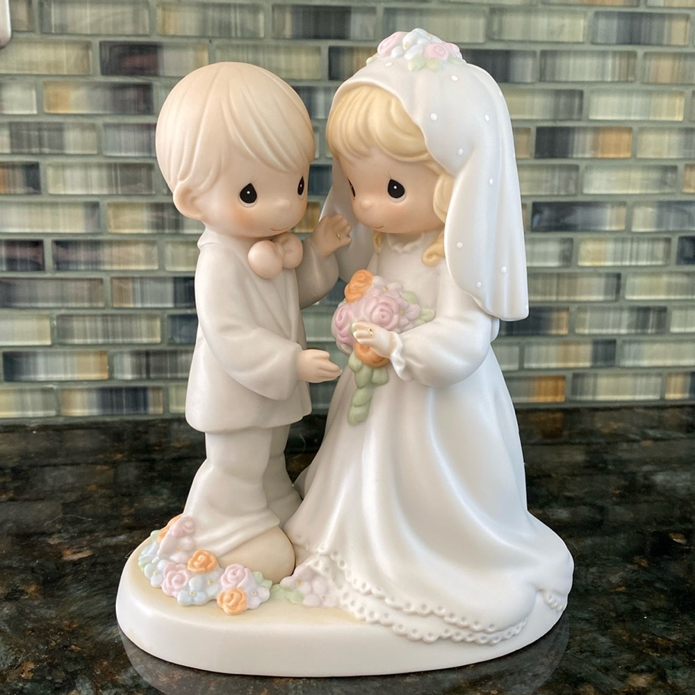 Precious Moments “I give you my love forever true” Wedding Figurine 1994